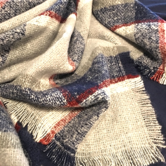 NWT Plaid Blanket Scarf Wrap - Picture 5 of 5
